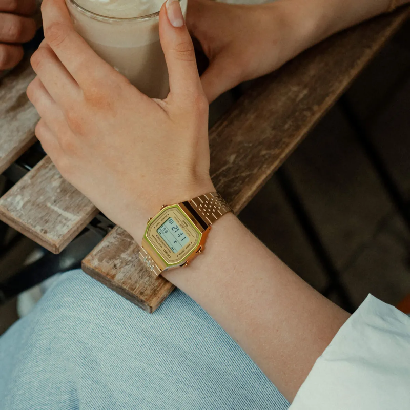 Orologio CASIO VINTAGE BLUETOOTHÂ®  SMARTPHONE LINK - GOLD - built-in accelerometer senses body movements + steps counter Unisex