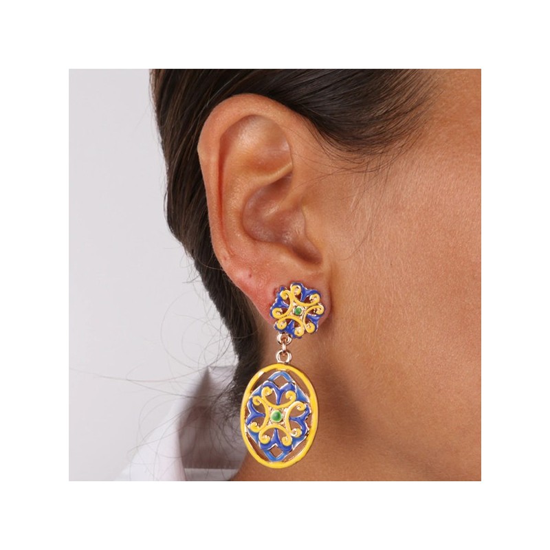 Orecchini in Metallo con maiolica a fiore smaltata blu e giallo